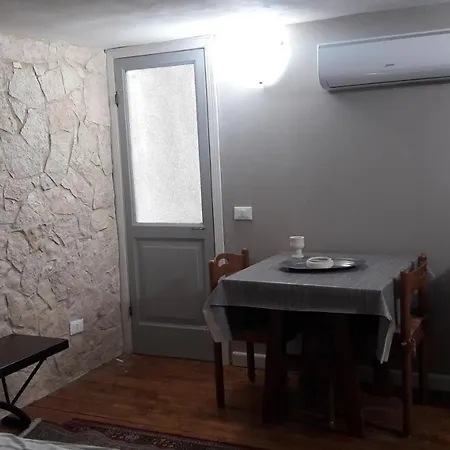 Brayhouse Apartment